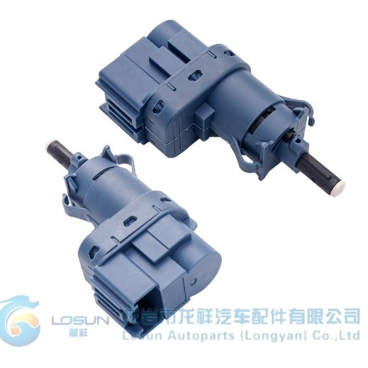 Substituição do interruptor da luz de freio Ford, Mazda, Lincoln LR072647
   